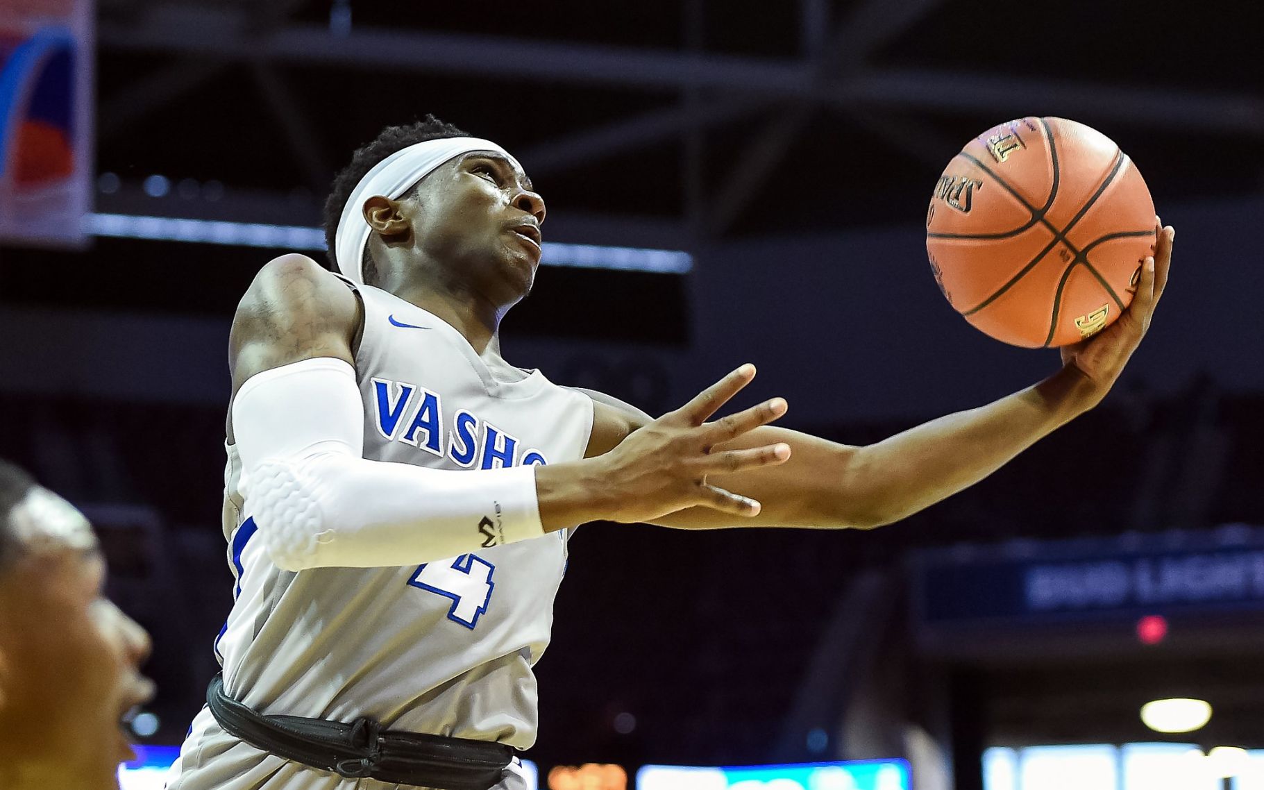Vashon 70, Charleston 47